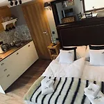 Karkonoska - Klimatyczne I Studia Z Aneksami Kuchennymi - Sniadania Sauna Grota Solna Silownia Parking Wi-fi W Cenie Bed & Breakfast 3*