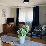 Bed & Breakfast Karkonoska - Klimatyczne I Studia Z Aneksami Kuchennymi - Sniadania Sauna Grota Solna Silownia Parking Wi-fi W Cenie 3*