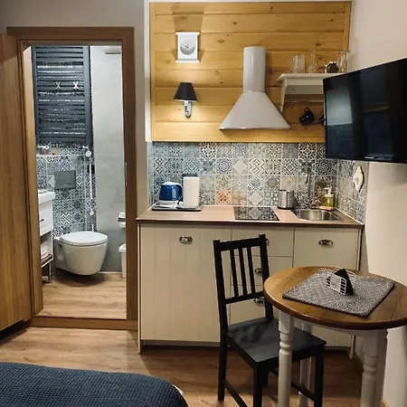 Bed and breakfast Karkonoska - Klimatyczne I Studia Z Aneksami Kuchennymi - Sniadania Sauna Grota Solna Silownia Parking Wi-fi W Cenie 3*