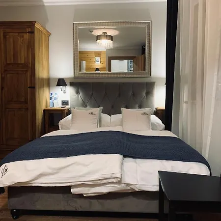 Bed and breakfast Karkonoska - Klimatyczne I Studia Z Aneksami Kuchennymi - Sniadania Sauna Grota Solna Silownia Parking Wi-fi W Cenie 3*