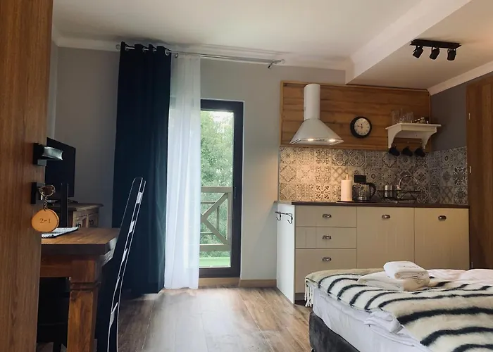 Nocleg ze śniadaniem Karkonoska - Klimatyczne I Studia Z Aneksami Kuchennymi - Sniadania Sauna Grota Solna Silownia Parking Wi-fi W Cenie Karpacz