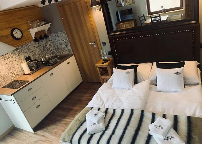 Karkonoska - Klimatyczne I Studia Z Aneksami Kuchennymi - Sniadania Sauna Grota Solna Silownia Parking Wi-fi W Cenie Nocleg ze śniadaniem 4*