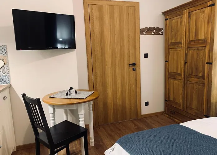 Nocleg ze śniadaniem Karkonoska - Klimatyczne I Studia Z Aneksami Kuchennymi - Sniadania Sauna Grota Solna Silownia Parking Wi-fi W Cenie