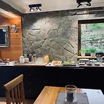 B&B Karkonoska - Klimatyczne I Studia Z Aneksami Kuchennymi - Sniadania Sauna Grota Solna Silownia Parking Wi-fi W Cenie 카르파츠