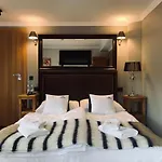 Karkonoska - Klimatyczne I Studia Z Aneksami Kuchennymi - Sniadania Sauna Grota Solna Silownia Parking Wi-fi W Cenie B&B