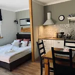 Karkonoska - Klimatyczne I Studia Z Aneksami Kuchennymi - Sniadania Sauna Grota Solna Silownia Parking Wi-fi W Cenie 3* 카르파츠