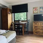 Karkonoska - Klimatyczne I Studia Z Aneksami Kuchennymi - Sniadania Sauna Grota Solna Silownia Parking Wi-fi W Cenie B&B 카르파츠