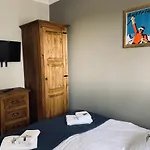 Karkonoska - Klimatyczne I Studia Z Aneksami Kuchennymi - Sniadania Sauna Grota Solna Silownia Parking Wi-fi W Cenie B&B