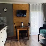 Karkonoska - Klimatyczne I Studia Z Aneksami Kuchennymi - Sniadania Sauna Grota Solna Silownia Parking Wi-fi W Cenie 3* 카르파츠