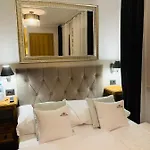 Karkonoska - Klimatyczne I Studia Z Aneksami Kuchennymi - Sniadania Sauna Grota Solna Silownia Parking Wi-fi W Cenie B&B 카르파츠