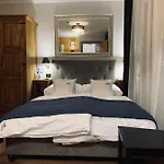 B&B Karkonoska - Klimatyczne I Studia Z Aneksami Kuchennymi - Sniadania Sauna Grota Solna Silownia Parking Wi-fi W Cenie 3*