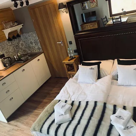 Karkonoska - Klimatyczne I Studia Z Aneksami Kuchennymi - Sniadania Sauna Grota Solna Silownia Parking Wi-fi W Cenie Couette-café 4*
