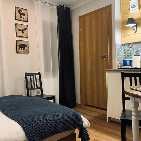 Couette-café Karkonoska - Klimatyczne I Studia Z Aneksami Kuchennymi - Sniadania Sauna Grota Solna Silownia Parking Wi-fi W Cenie 4*