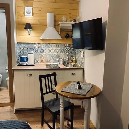 Couette-café Karkonoska - Klimatyczne I Studia Z Aneksami Kuchennymi - Sniadania Sauna Grota Solna Silownia Parking Wi-fi W Cenie Karpacz