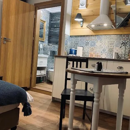 Karkonoska - Klimatyczne I Studia Z Aneksami Kuchennymi - Sniadania Sauna Grota Solna Silownia Parking Wi-fi W Cenie Karpacz