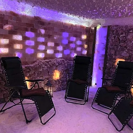 Karkonoska - Klimatyczne I Studia Z Aneksami Kuchennymi - Sniadania Sauna Grota Solna Silownia Parking Wi-fi W Cenie Frühstückspension 4*