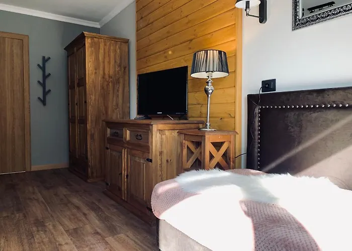 Bed & Breakfast Karkonoska - Klimatyczne I Studia Z Aneksami Kuchennymi - Sniadania Sauna Grota Solna Silownia Parking Wi-fi W Cenie 4*