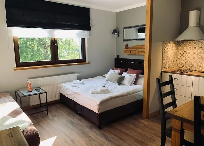 Bed & Breakfast Karkonoska - Klimatyczne I Studia Z Aneksami Kuchennymi - Sniadania Sauna Grota Solna Silownia Parking Wi-fi W Cenie Karpacz