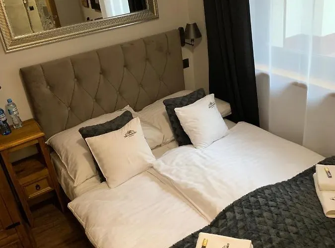 Bed & Breakfast Karkonoska - Klimatyczne I Studia Z Aneksami Kuchennymi - Sniadania Sauna Grota Solna Silownia Parking Wi-fi W Cenie 4*